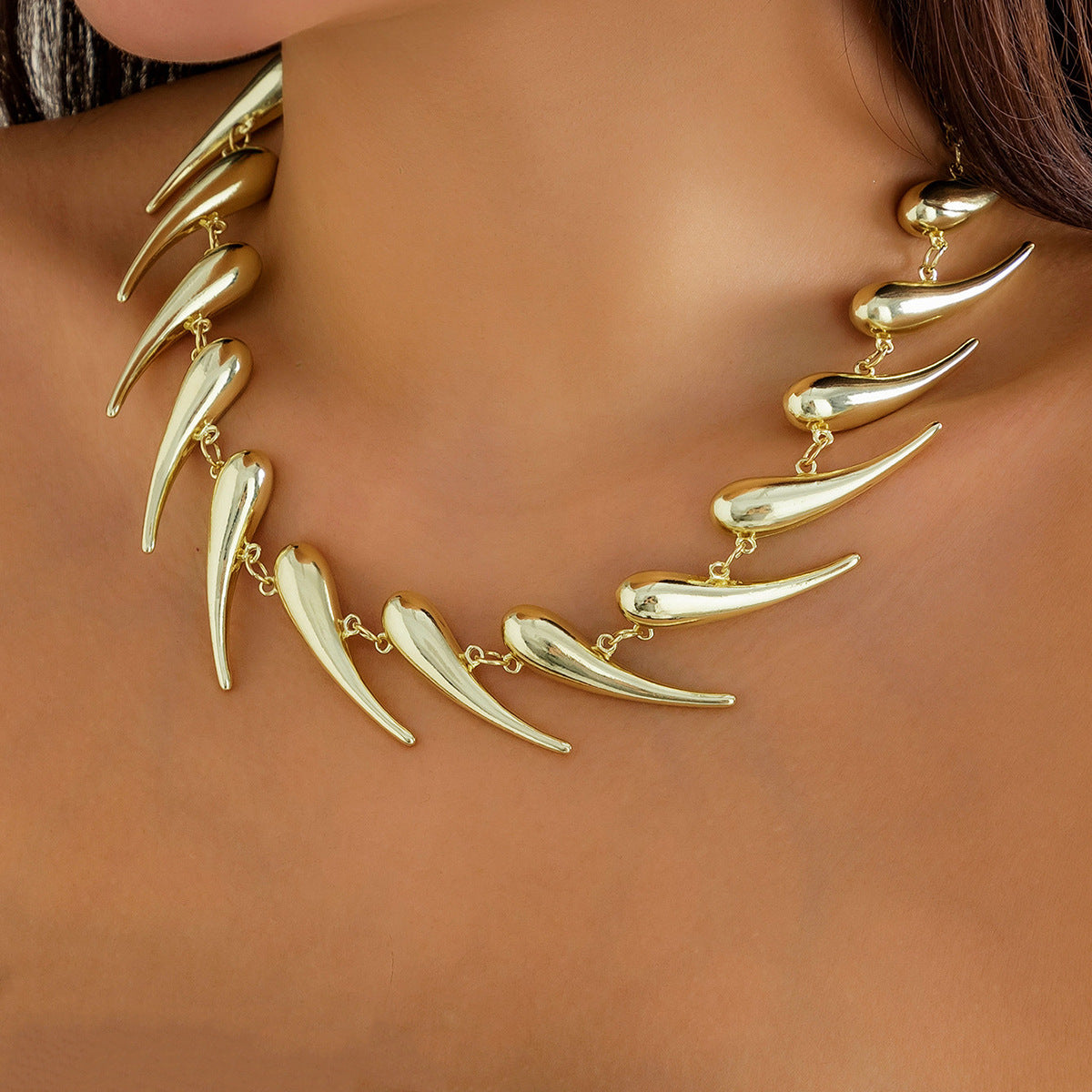 Exaggerated Glossy Thorn Pendant Necklace with Water Drop Detail - Vienna Verve Collection