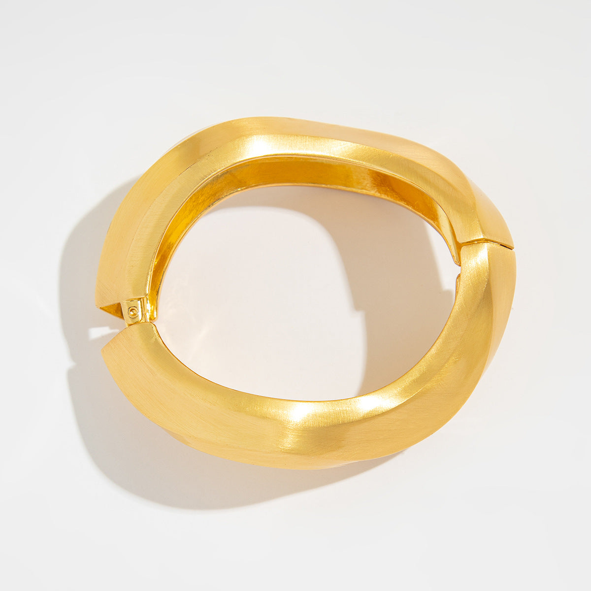 Planderful Vienna Verve Bracelet For Women Threaded Wave Design With Glossy Spring Buckle Statement Jewelry