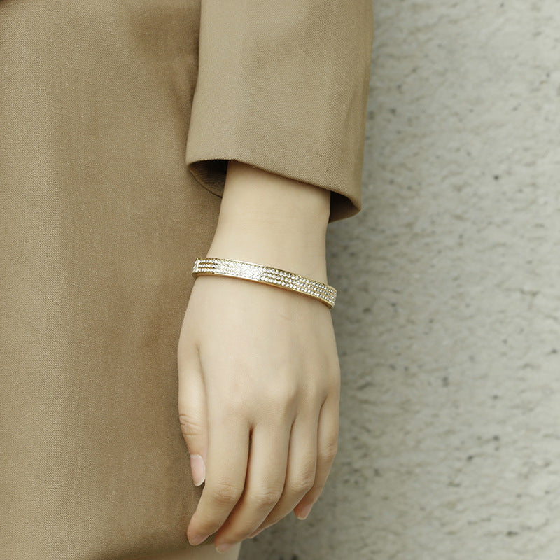 Dazzling Bracelet - Elegant and Sophisticated Jewelry Piece