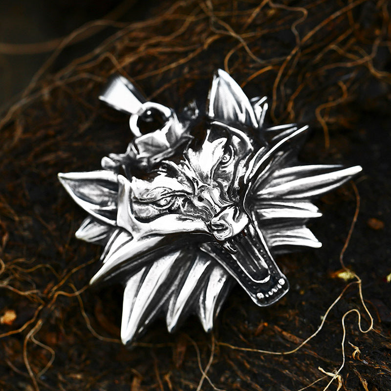 Titanium Steel Wolf Head Pendant - Retro European and American Style for Men, Wholesale Manufacturer