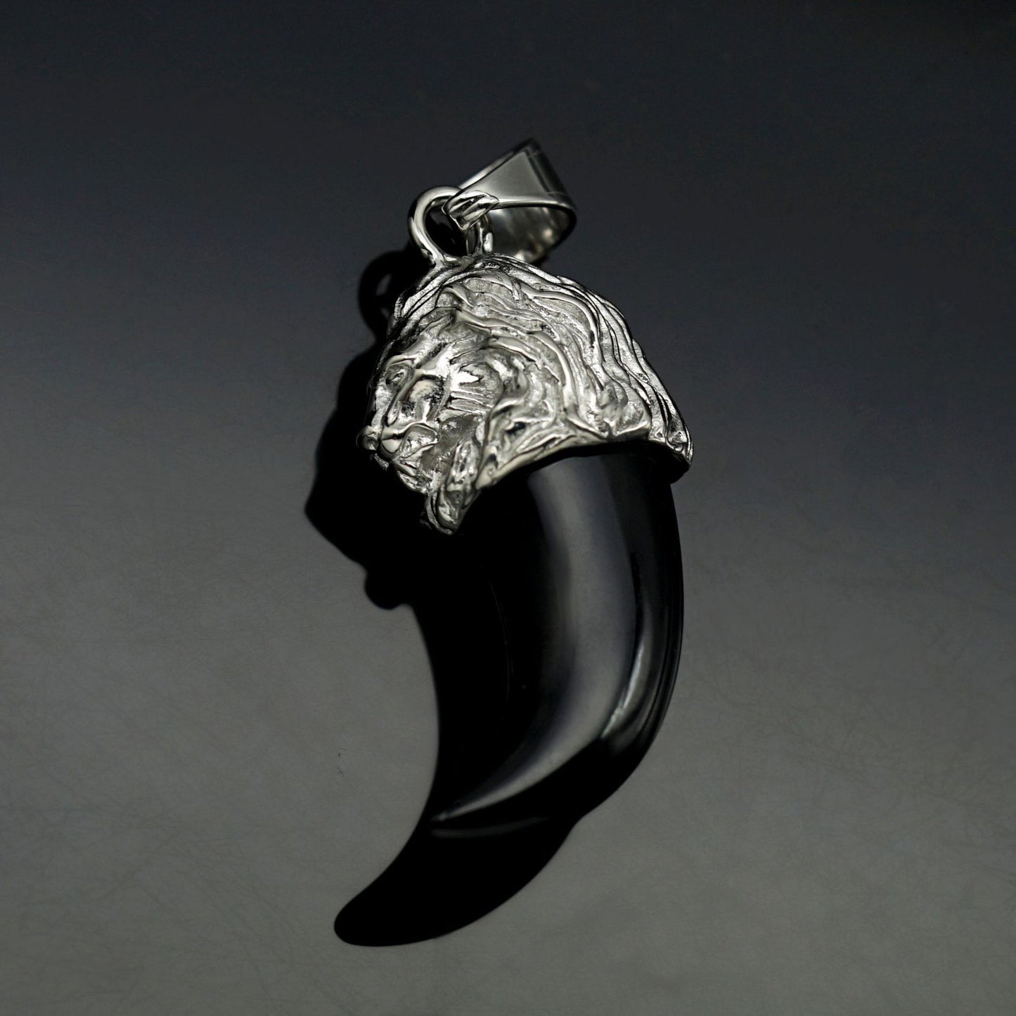 Planderful Lion Head Pendant Titanium Steel Gold Plated Wolf Fang Resin Unisex Hip Hop Statement Jewelry