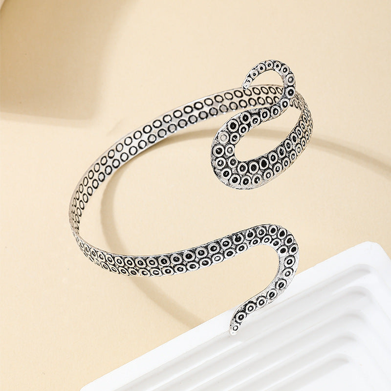 Planderful Vienna Verve Bracelet – Fashionable Metal Octopus Foot Design