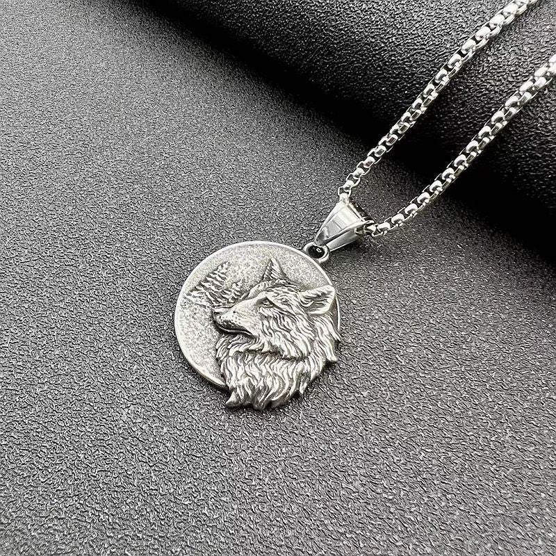 Steel Necklace – Vintage Viking Wolf Pendant For Men With Nordic Odin Design And Streetwear Edge