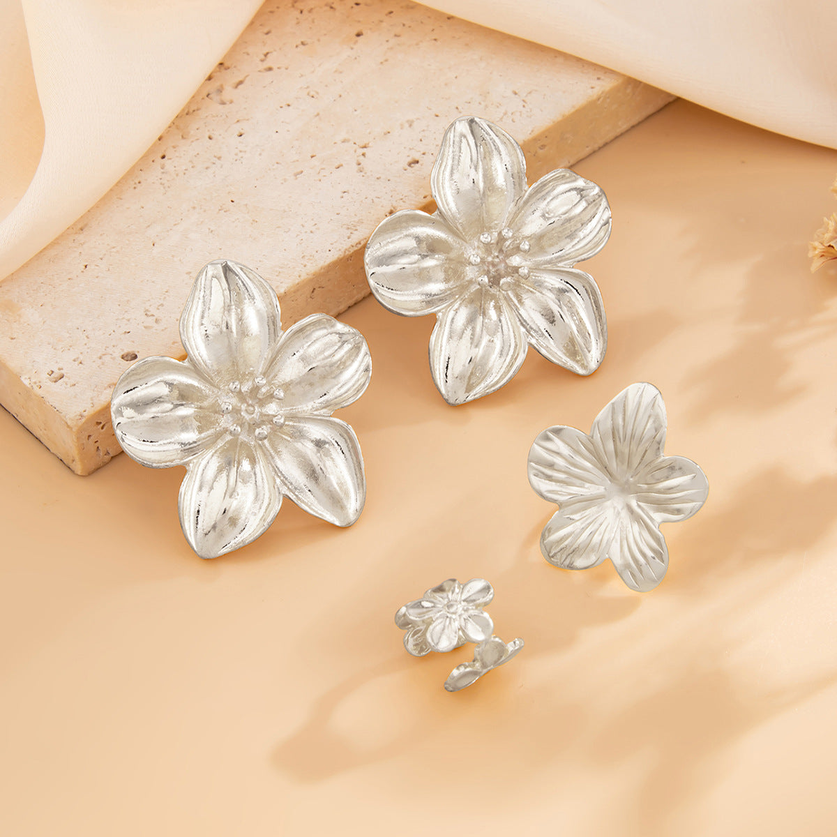 Planderful Vienna Verve Starfish Ear Clips Set For Boho Beach Vacation Lovers Lightweight Statement Jewelry
