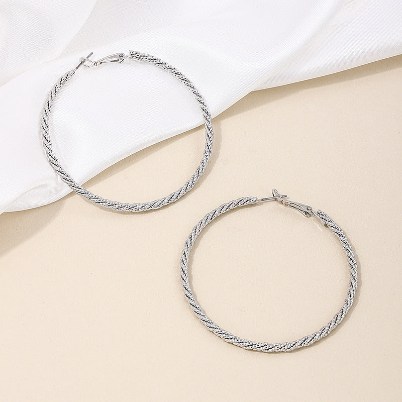 Chic Blogger-Approved Hoop Earrings for Stylish Women
