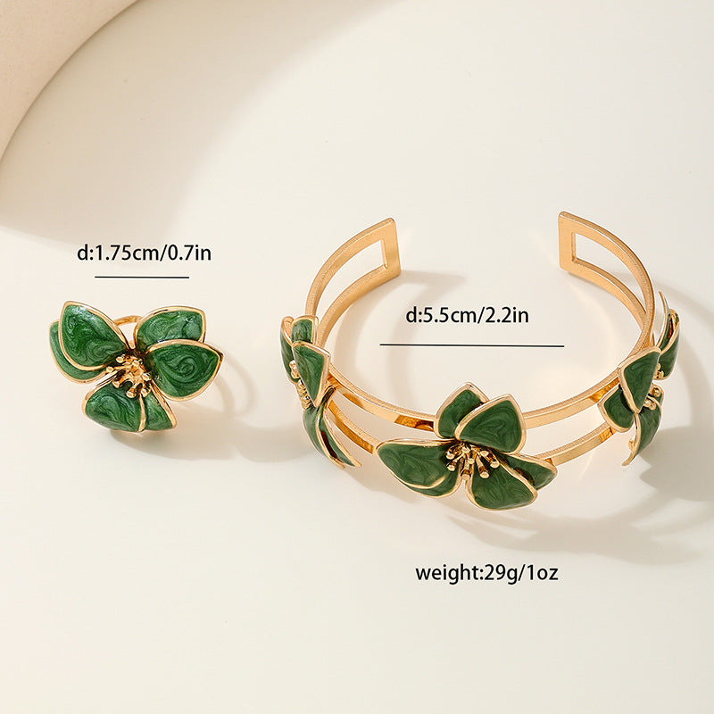 Green Flower Jewelry Set for Women by Planderful