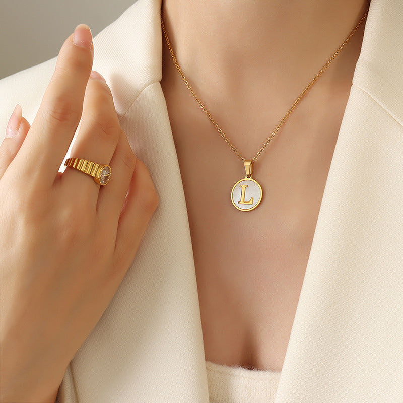 Stylish White Sea Shell Round Necklace with Metal Chain