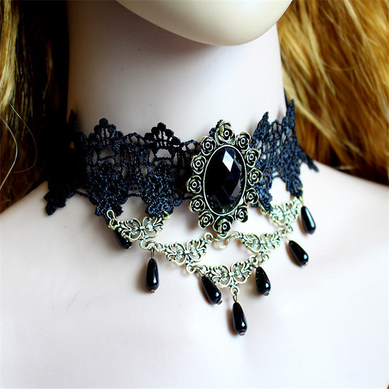 Retro Lace Necklace with European Style Touch - Wholesale Dropshipping Opportunity