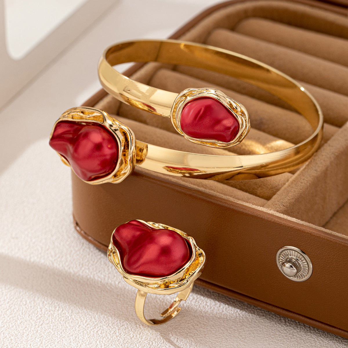 Elegant Retro Pearl Ring and Bracelet Set by Planderful