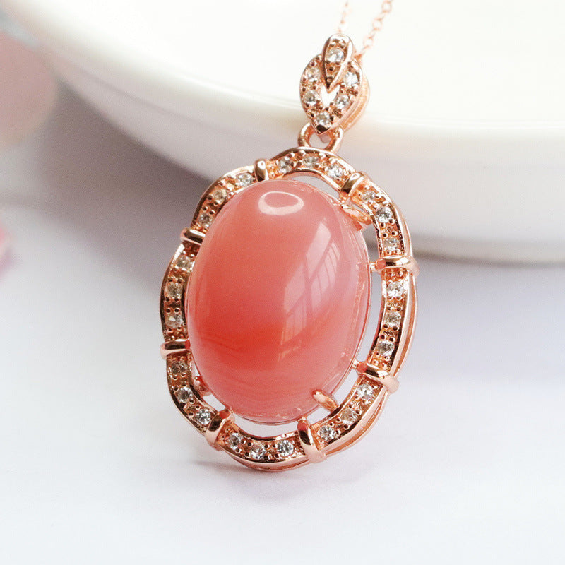 Shiny Pigeon Egg Agate Pendant Necklace with Zircon Halo