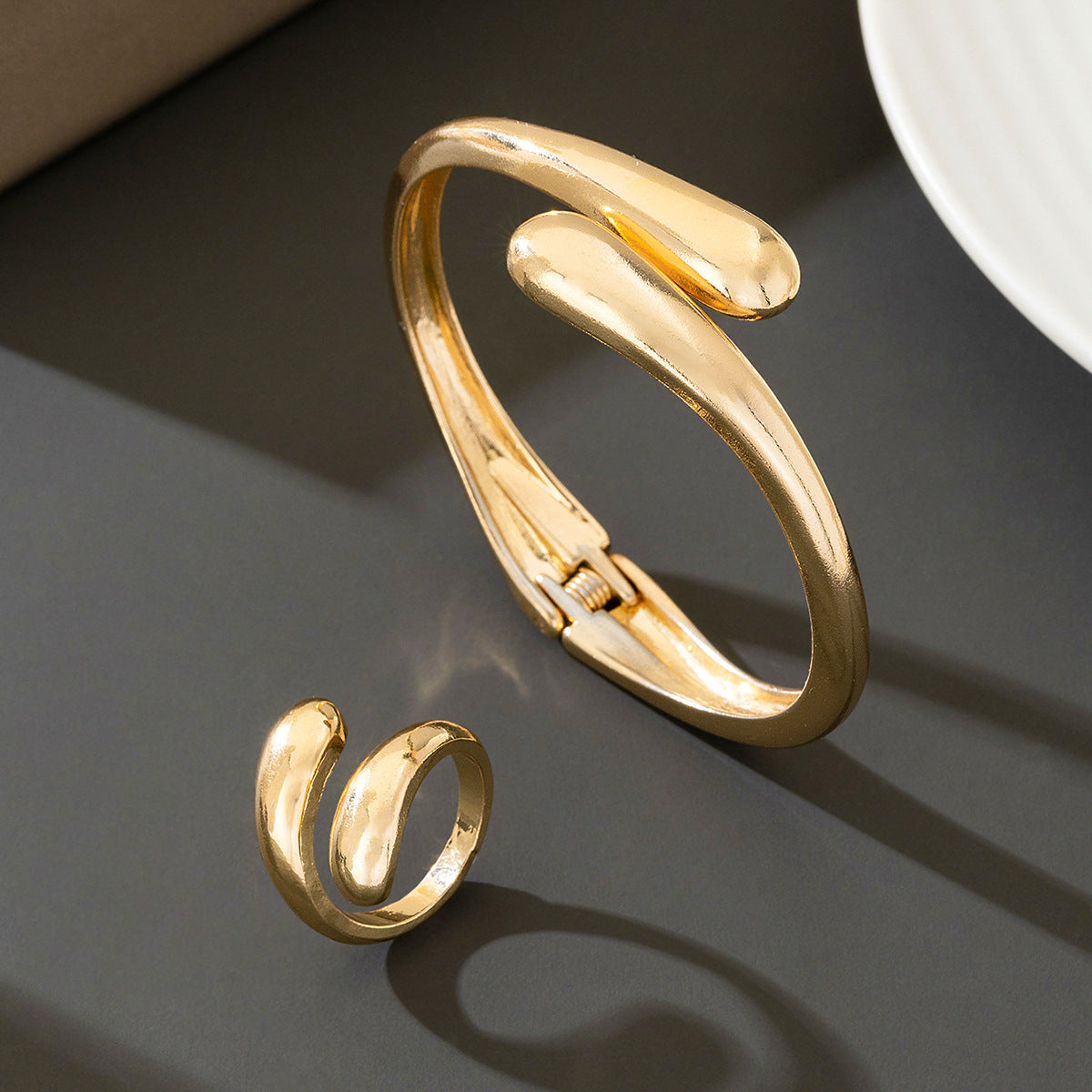 Planderful Vienna Verve Women's Heavy Metal Jewelry Set