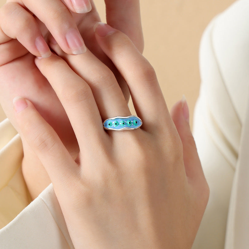 Luxurious Vintage Gold-Plated Ring with Oil-Dripping Detail