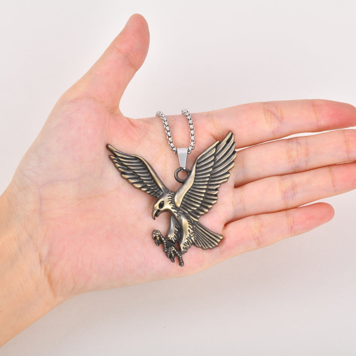 Alloy Eagle Pendant Sweater Chain Hip Hop Pendant Necklace