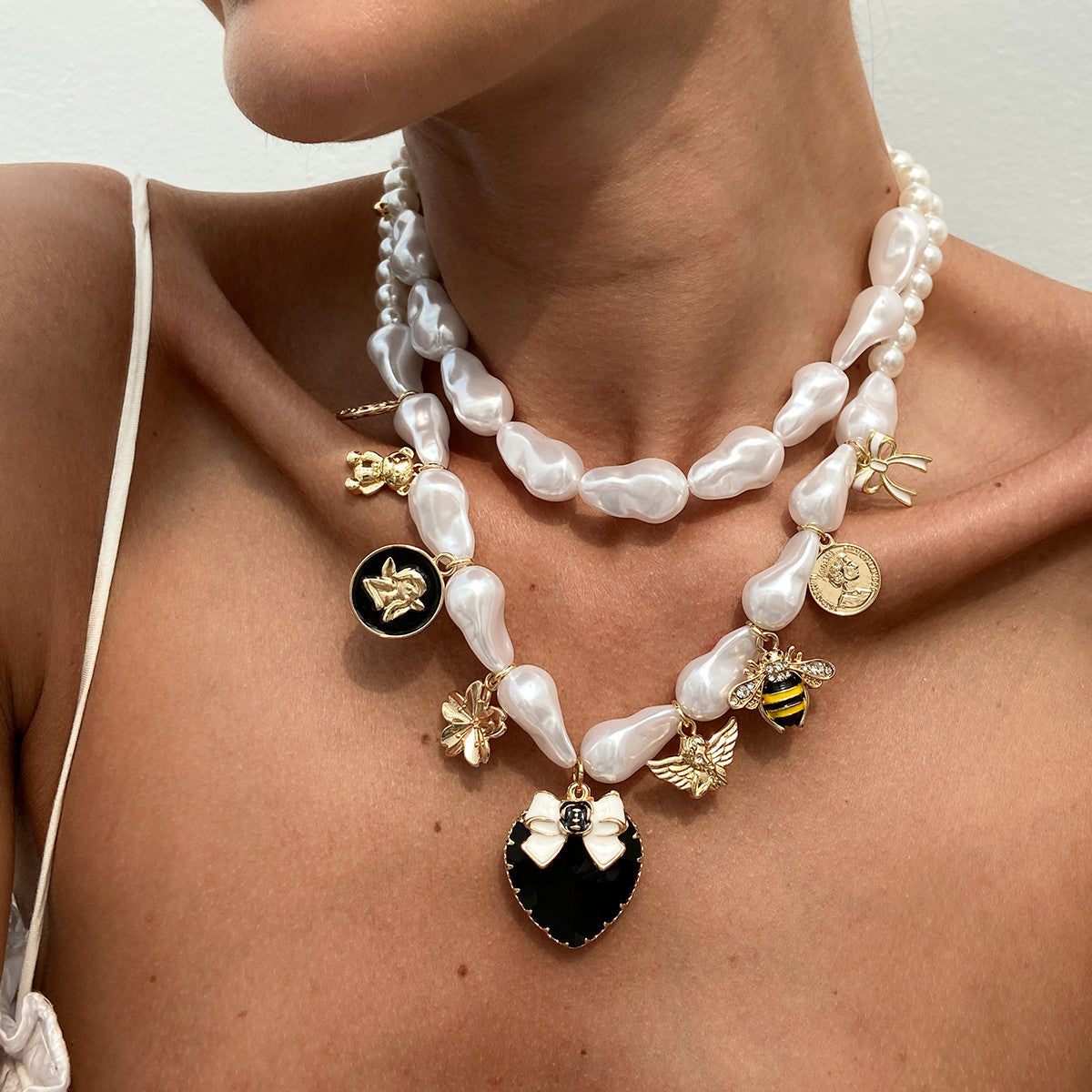 Planderful Vienna Verve Necklace – Exaggerated Bee Pendant with Imitation Pearls