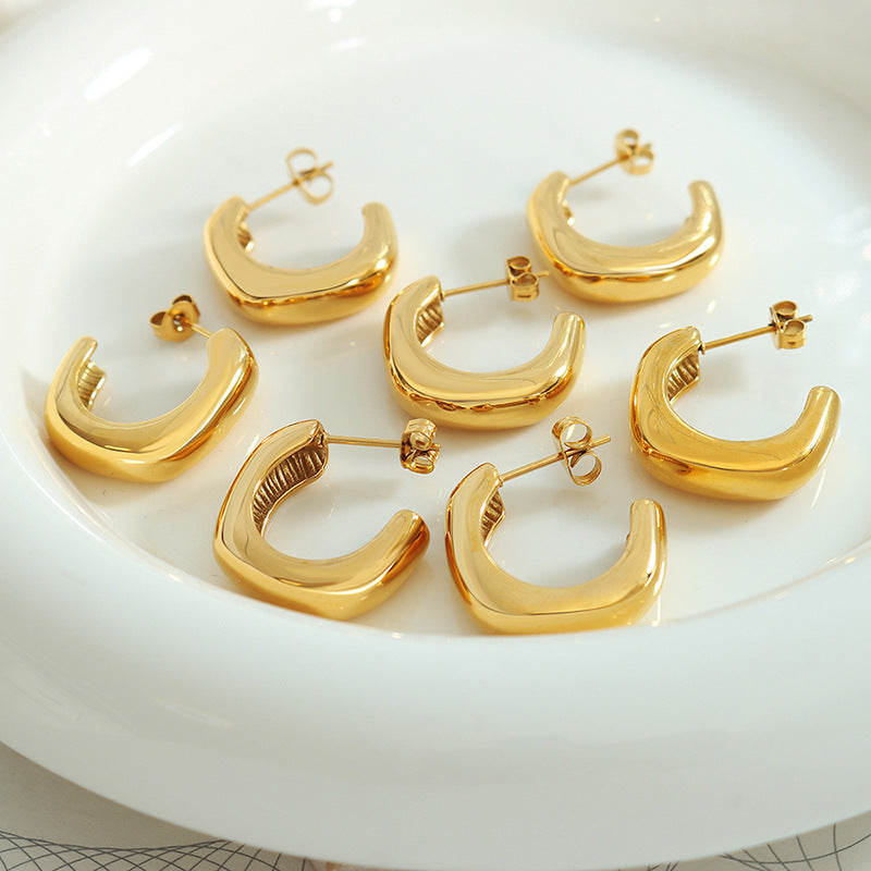 French Retro Style C-Shaped Earrings in 18K Gold-Plated Titanium Steel