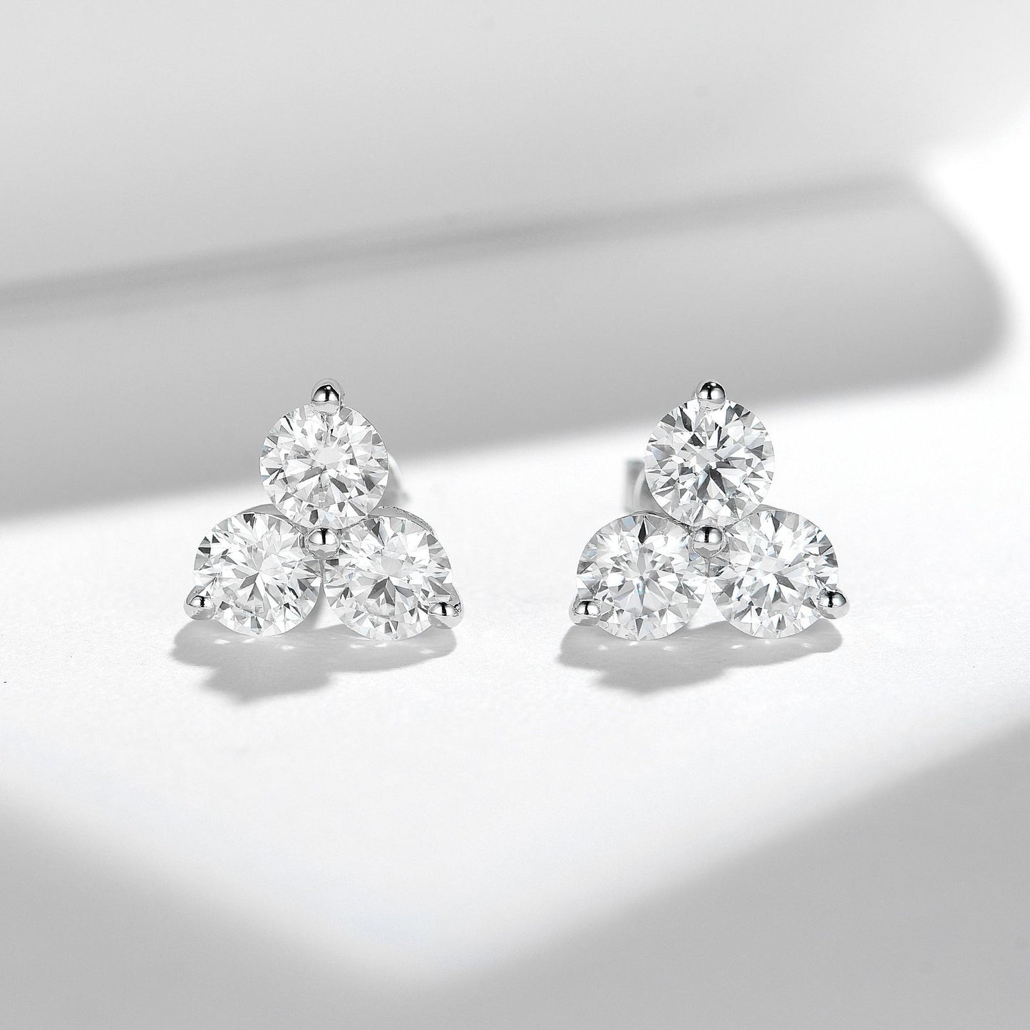 Planderful Elegant Moissanite Three 5mm Round Stud Earrings In S925 Sterling Silver For Women