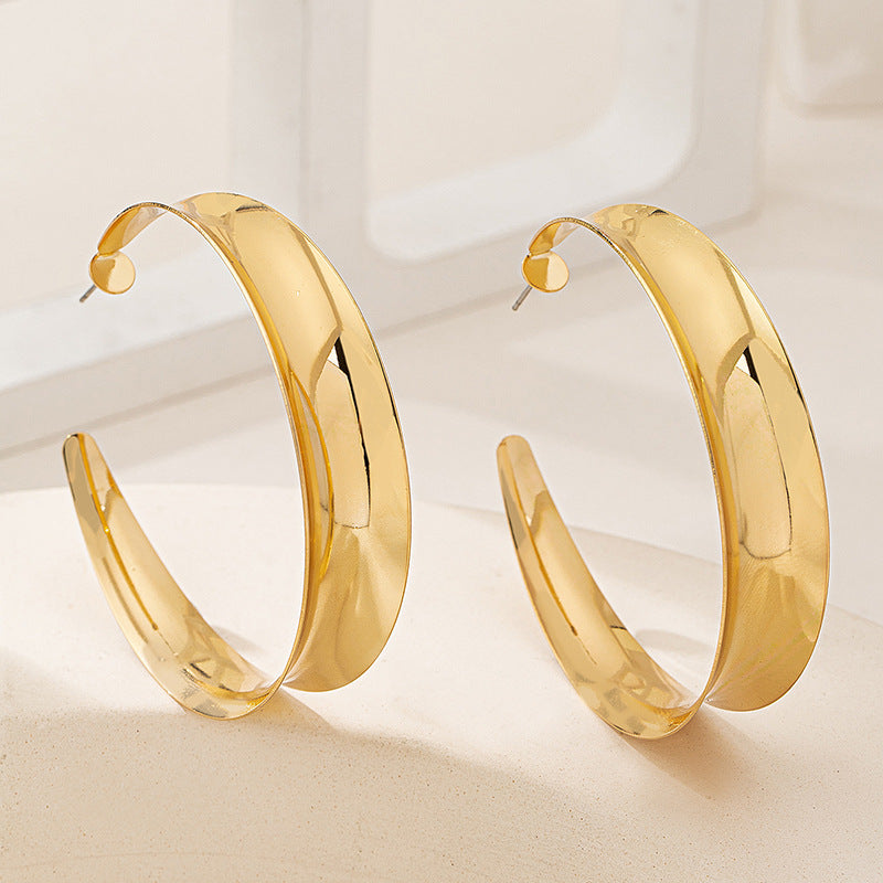 Planderful Vienna Verve Earrings – Exaggerated Metal C-Shaped Design