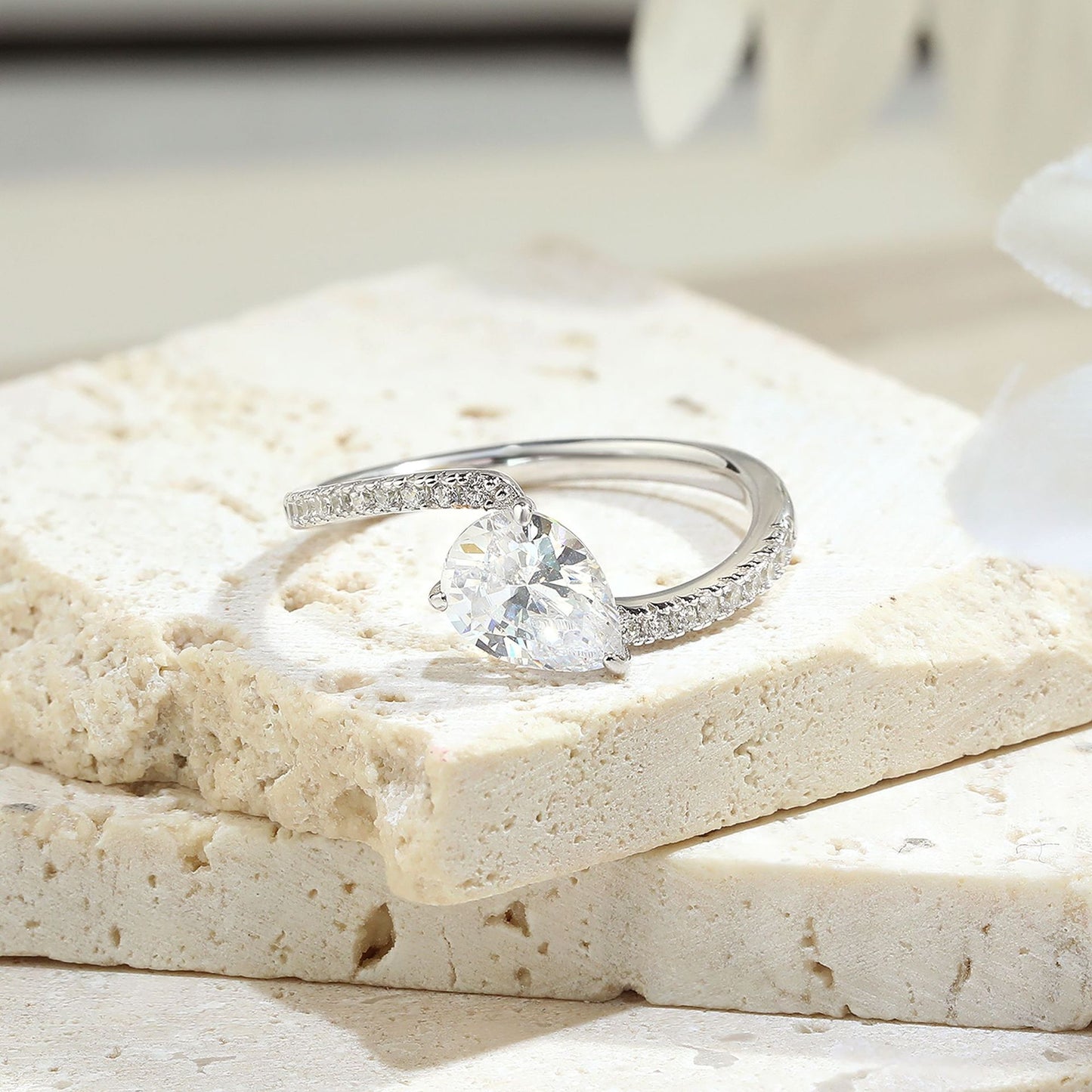 Planderful Everyday Genie 925 Sterling Silver Pear Shaped Zircon Ring Set for Women, Elegant Stackable Design