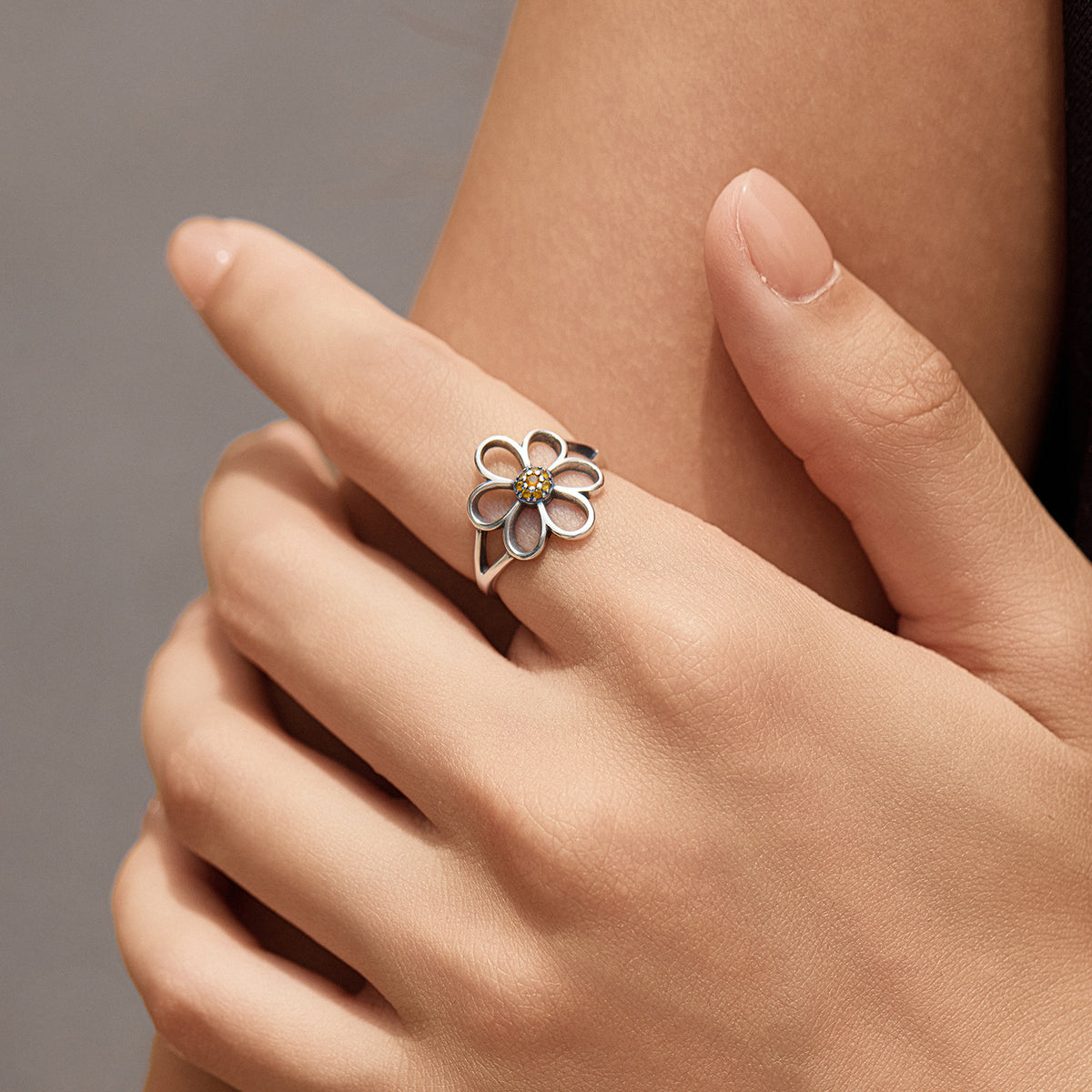 925 Sterling Silver Openwork Floral Ring
