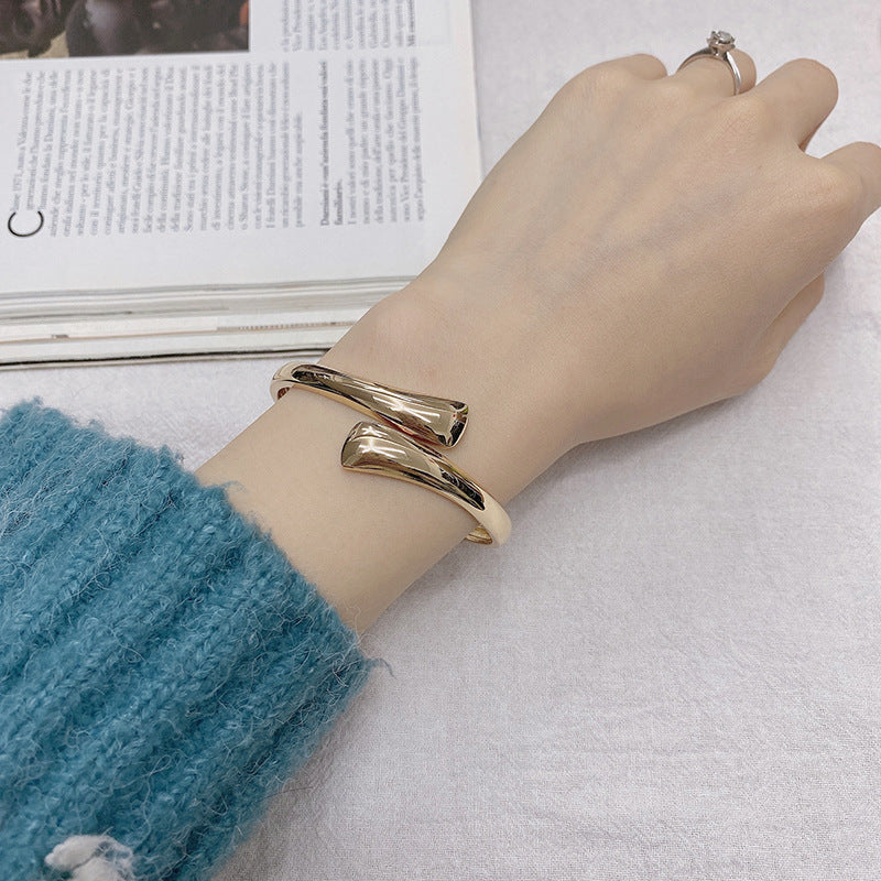 Street Chic Rose Gold Bracelet - Trendy Wholesale Accessory for Women, Perfect for Fashionable Outfits