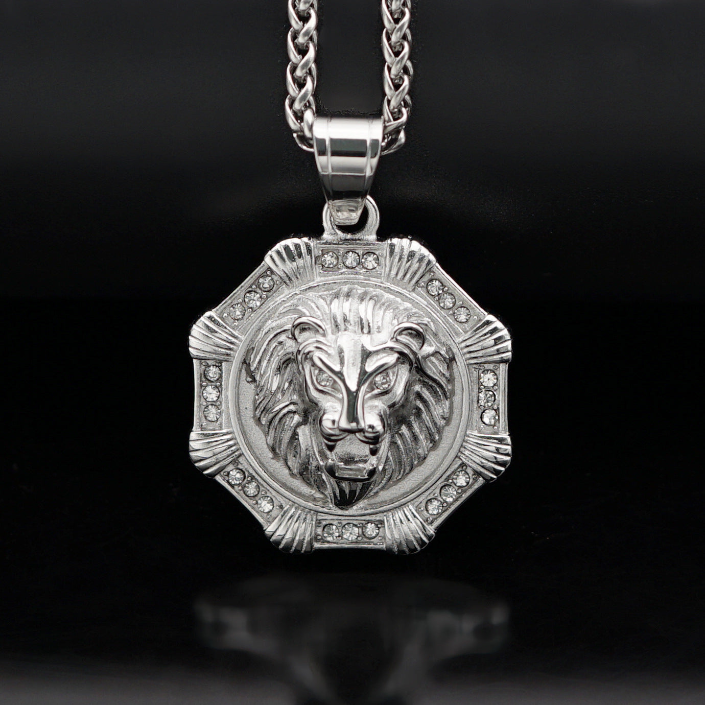 Planderful Stainless Steel Octagonal Lion Head Pendant Necklace For Unisex Hip Hop Fans Bold Statement