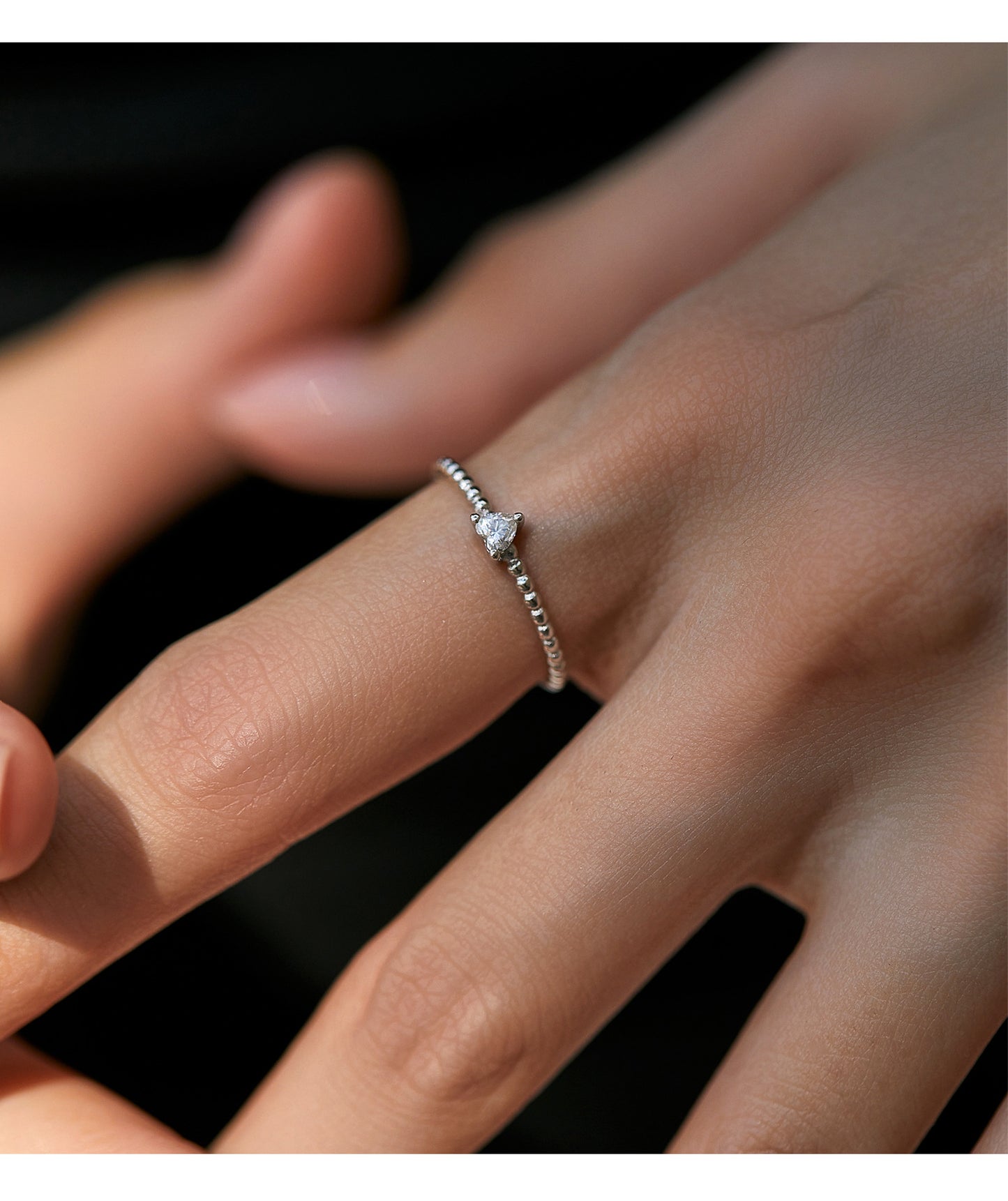 Planderful Moissanite Sparkling Ring – Elegant Geometric Design with Moissanite Beads