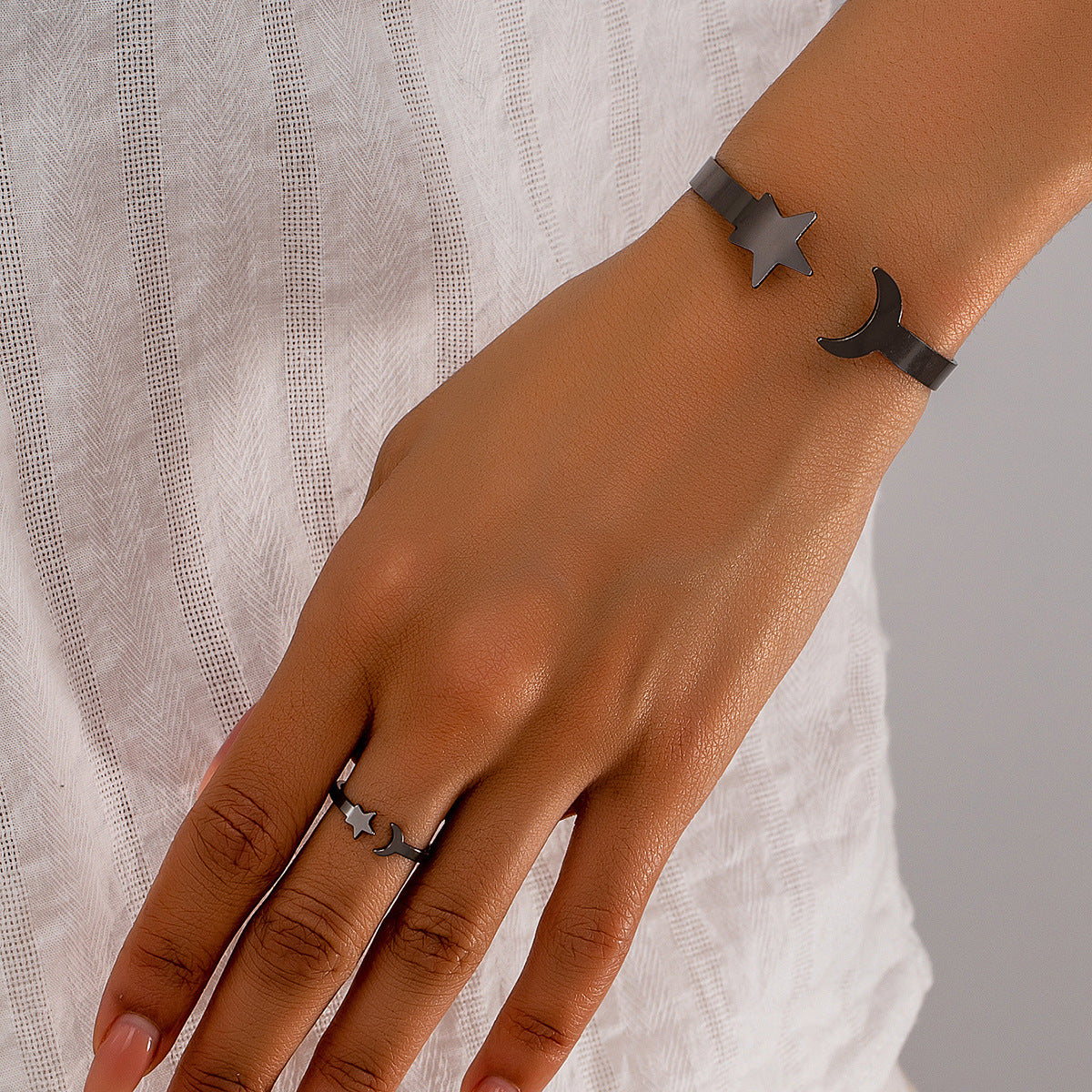 Fashionable Metal Star Moon Bracelet and Ring Set for Women