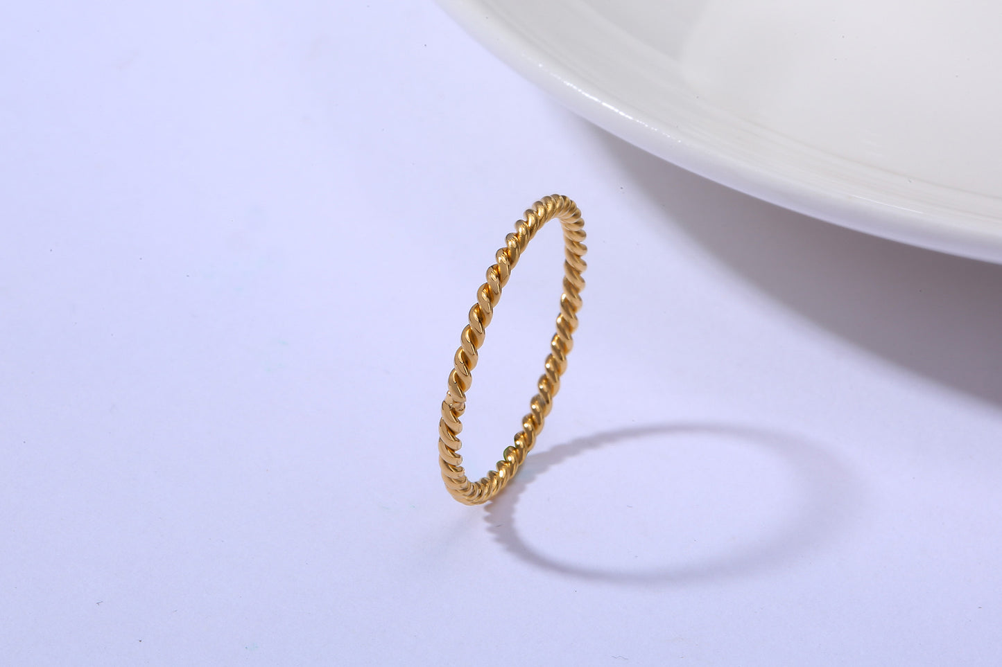 Jewelry 18K Gold Japan and Korea Titanium Steel Twisted Ring