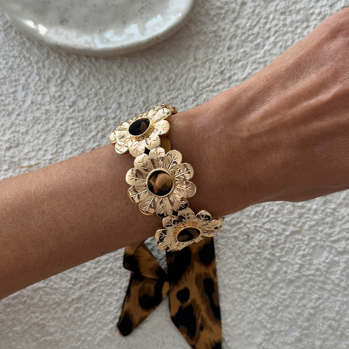 Planderful Silk Scarf Opening Bracelet Vintage Retro Gold Tone For Women Starfish Flower Engraved