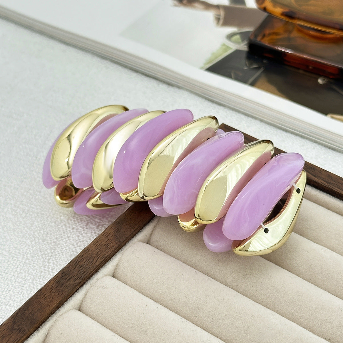 Planderful Vienna Verve Resin Color Bracelet For Women Bold Retro Elastic Statement Jewelry