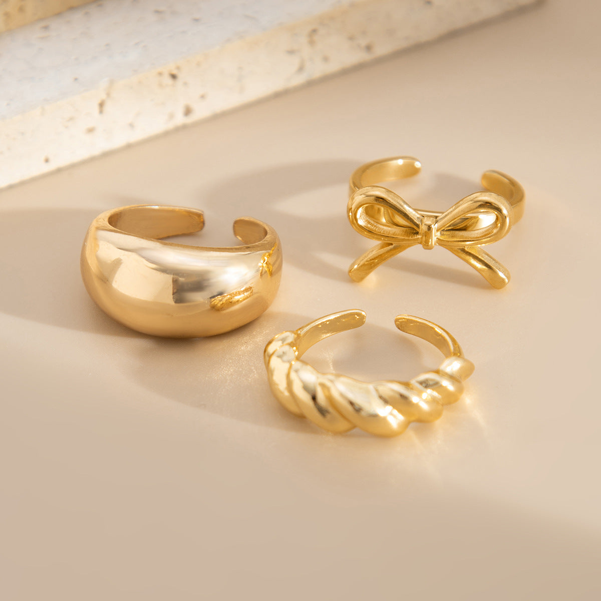 Planderful Vienna Verve Ring – Retro Geometric Design