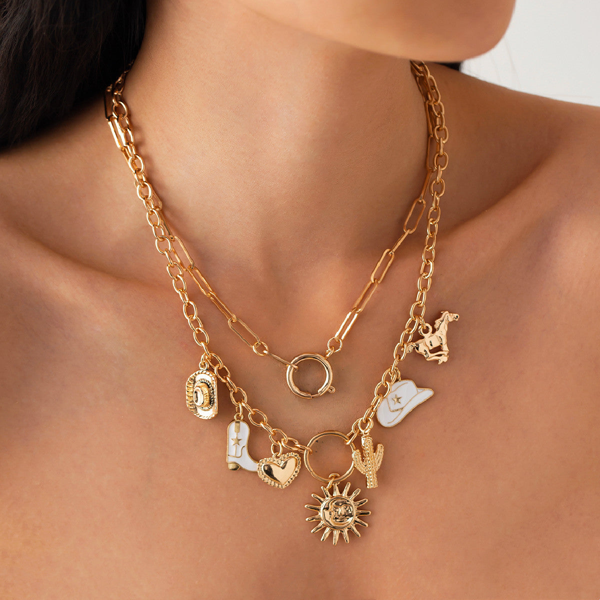 Planderful Vienna Verve Necklace – Sweet Heart-Shaped Cowboy Hat Pendant