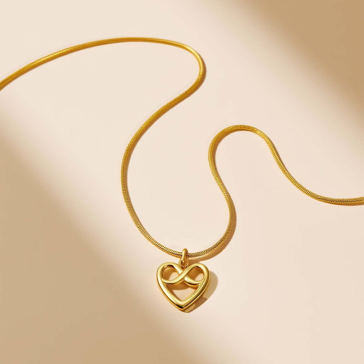 Stainless Steel Women's Collarbone Chain Hollow Heart-Shaped Infinite Pendant Necklace