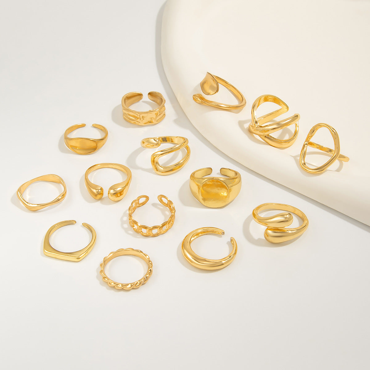 Planderful Vienna Verve Geometric Ring With Liquid Joint Design For Women Modern Minimal Metal Jewelry