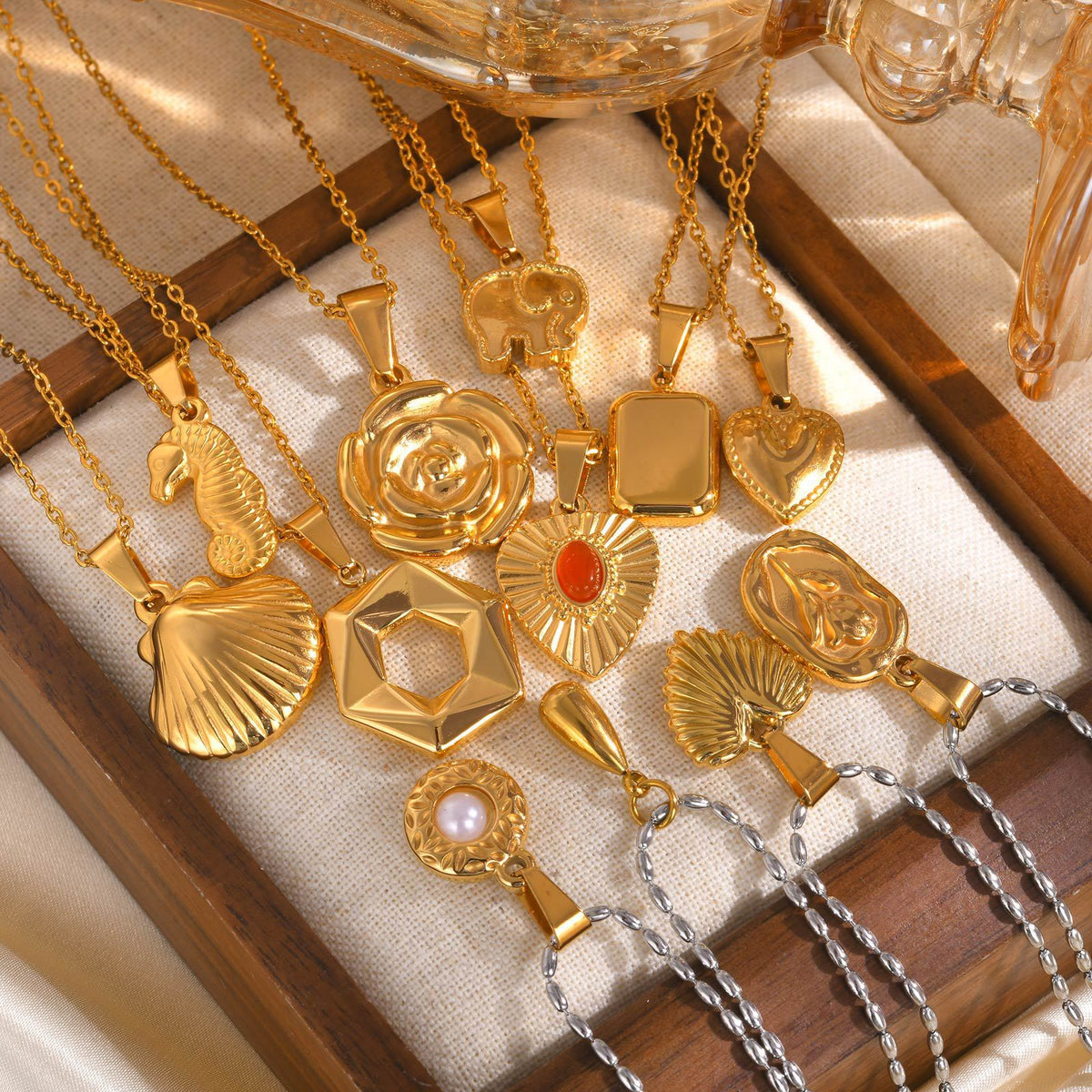 Stainless Steel Geometric Flower Imitation Pearl Irregular Flower Pendant Gold Necklace