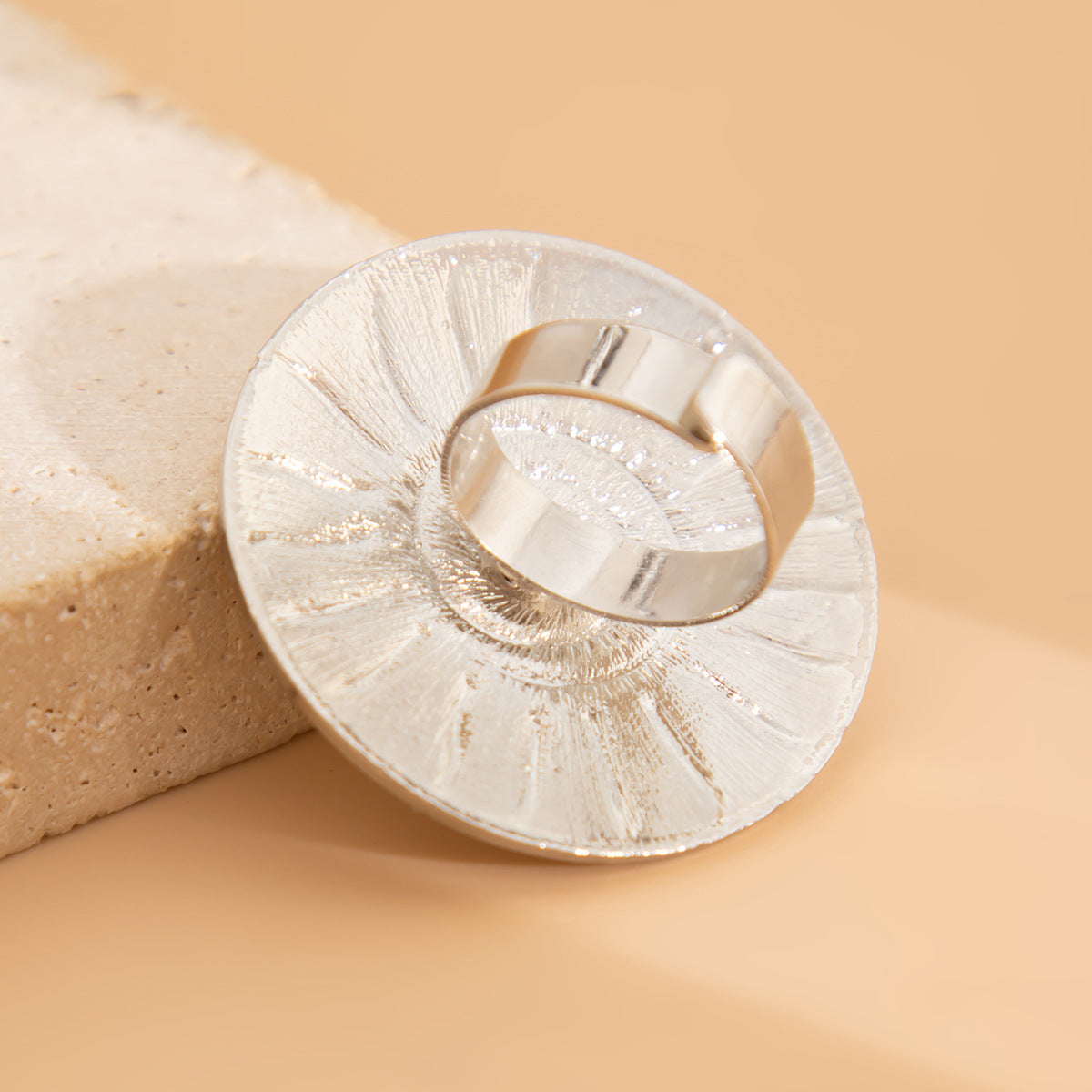 Planderful Vienna Verve Ring – Elegant Imitation Pearl Design