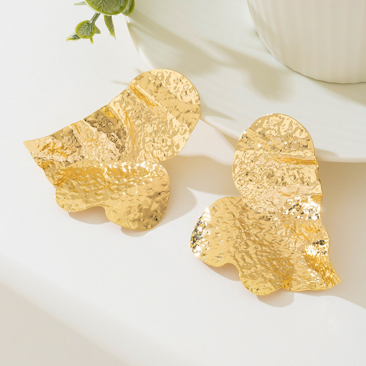 Planderful Vienna Verve Earrings – Fashionable Retro Love Design