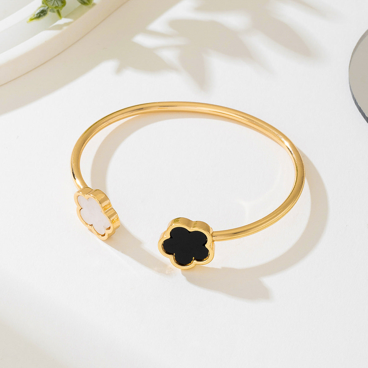 Planderful Vienna Verve Bracelet Set – Fashionable Retro High-End Design