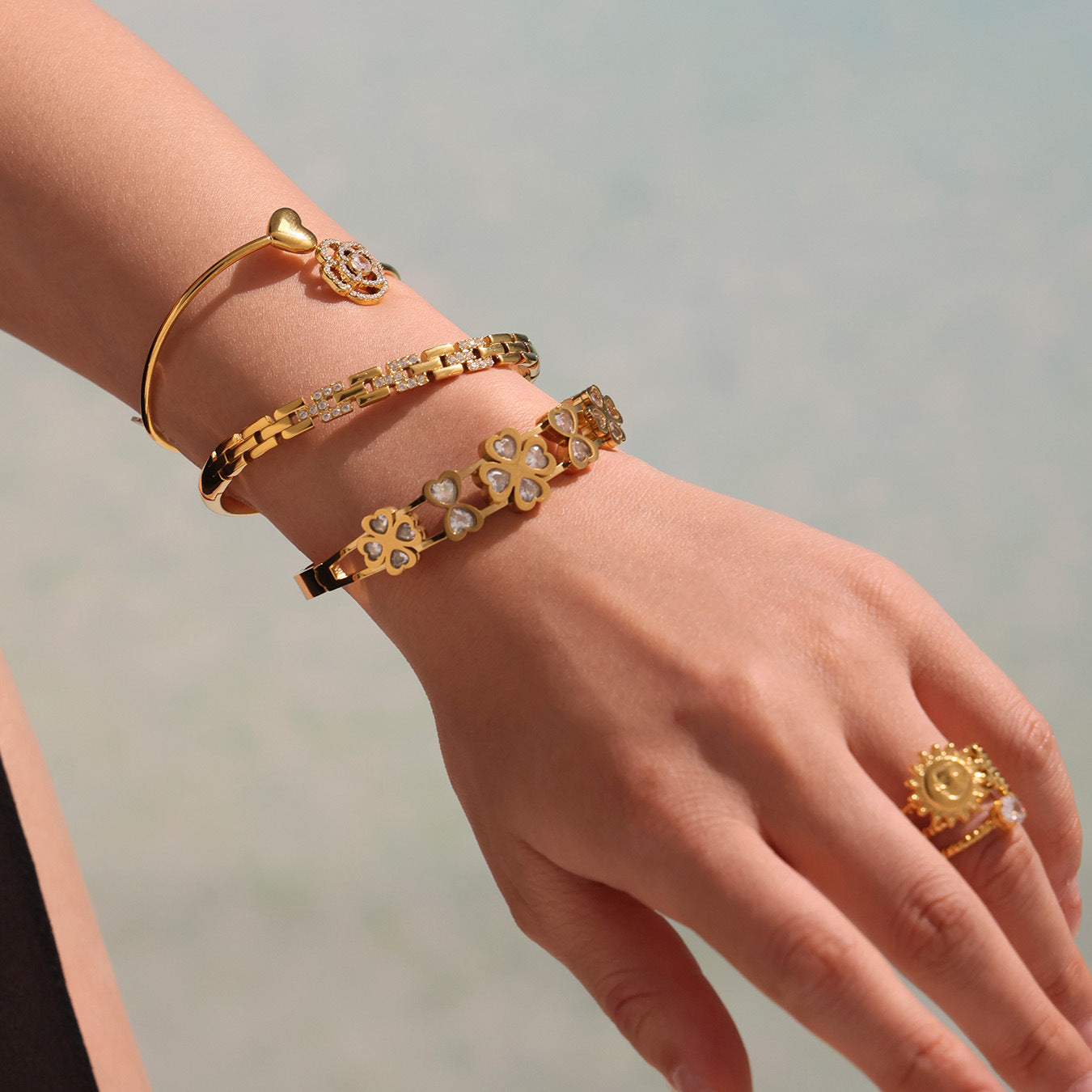 Planderful Zircon Buckle Bracelet Gold Plated For Women