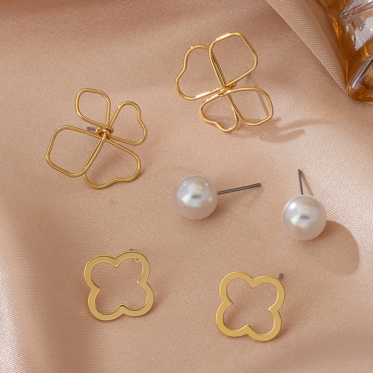 Planderful Vienna Verve Earrings Set – Light Luxury Four-Leaf Clover Design