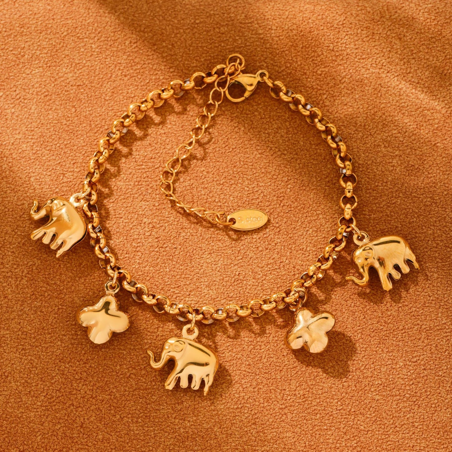 Planderful Everyday Genie Elephant Womens Bracelet 18K Gold
