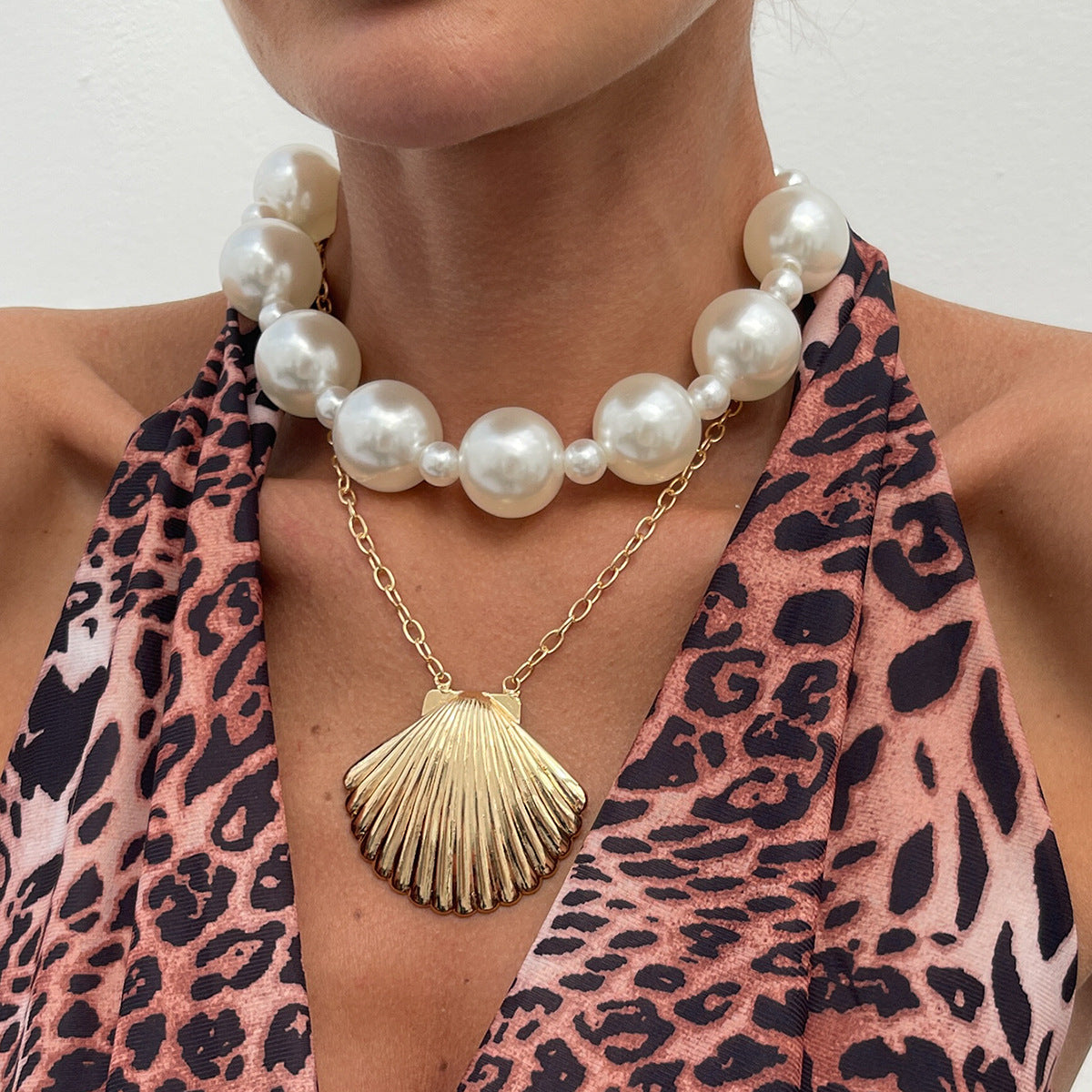 Planderful Vienna Verve Necklace – Retro Exaggerated Baroque Pearl Design