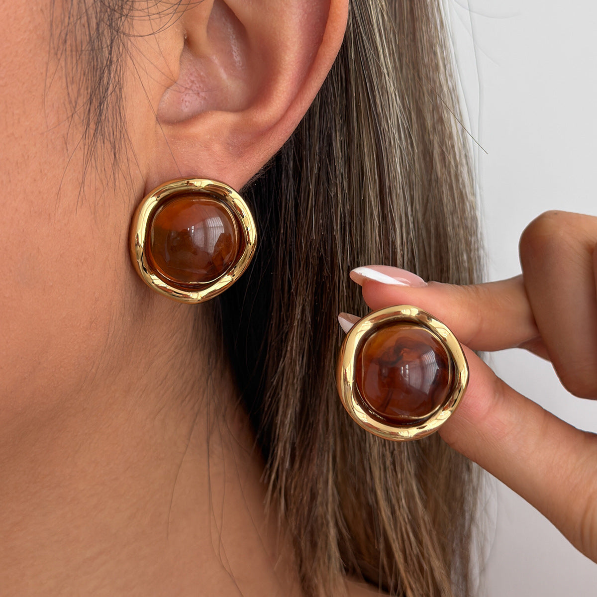 Planderful Elegant Versatile Stainless Steel Stud Earrings With Gold Edge And Wavy Round Look For Everyday Women