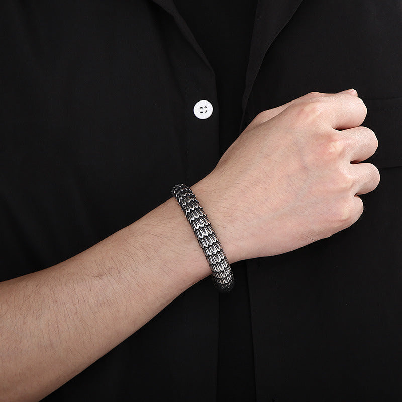 Design Smeared Twist – Punk Style Men's Titanium Steel Dragon Scale Bracelet Holiday