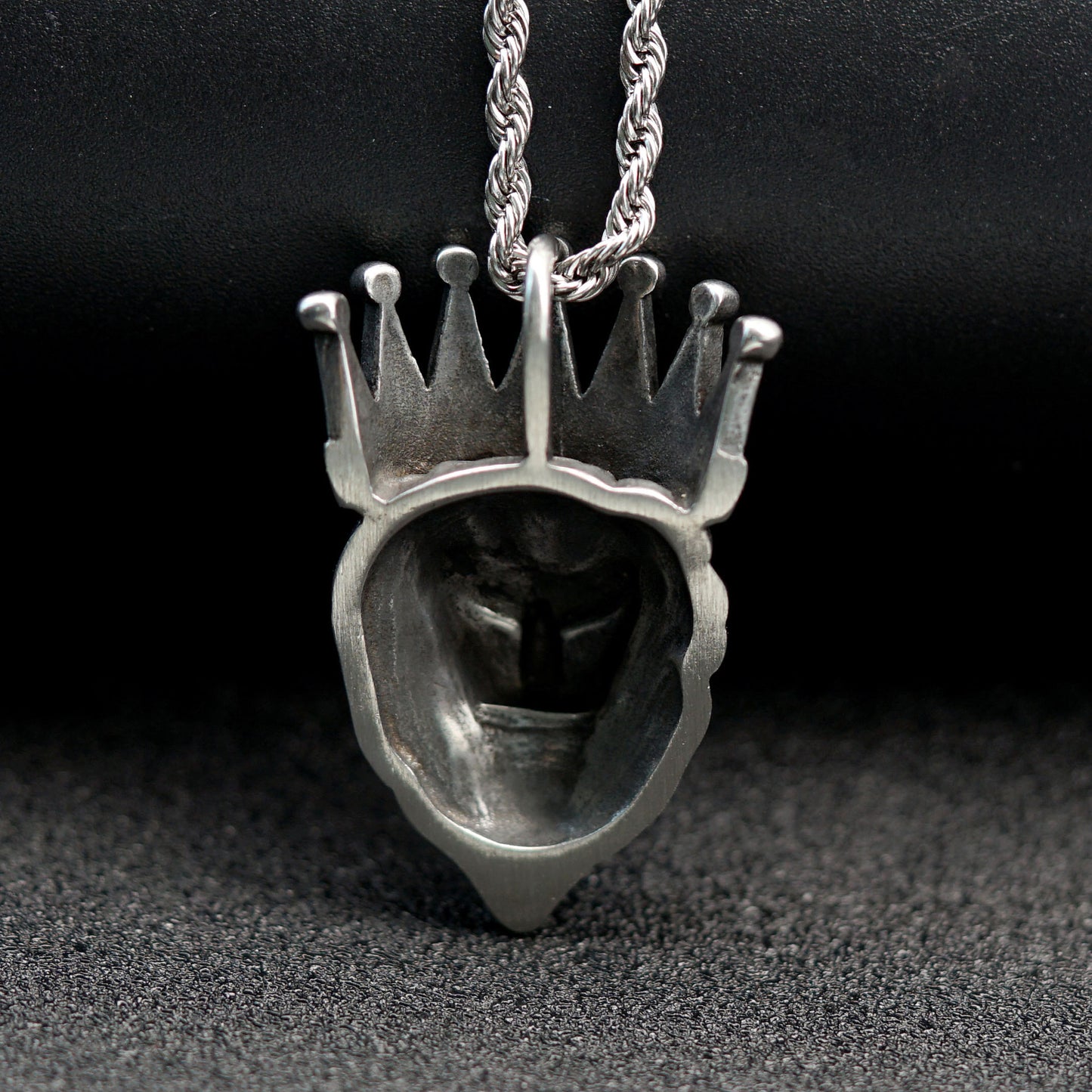 Steel Necklace – Vintage Lion Crown Pendant Hip Hop