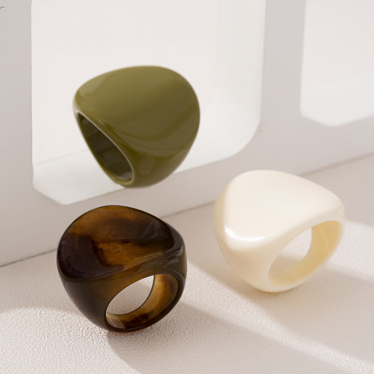 Stylish Geometric Resin Round Rings Set for Women's Parties