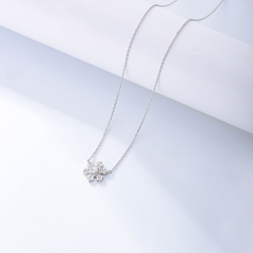 925 Sterling Silver Flash Diamond Snowflake Necklace Wind Pendant Korean Version