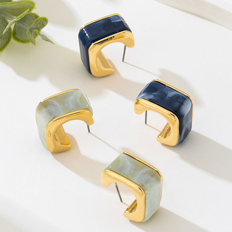 Planderful Vienna Verve Earrings – Stylish Metal C-Shaped Design for Everyday Wear