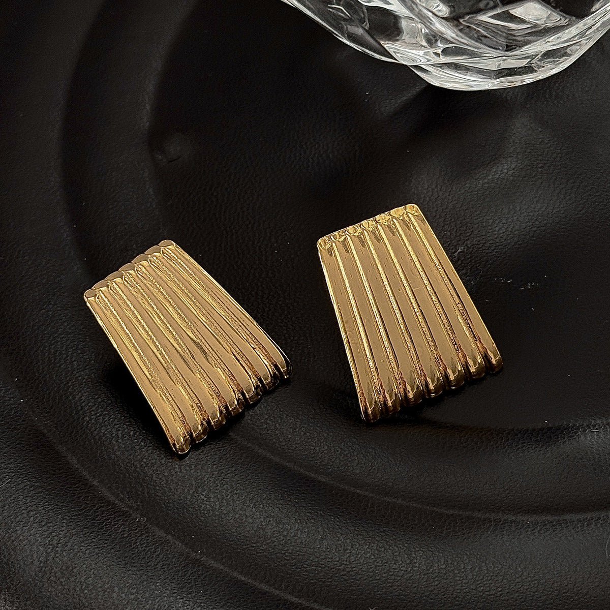 Planderful Stainless Steel Earrings With Glossy Vertical Pattern Geometric Texture For Modern Women