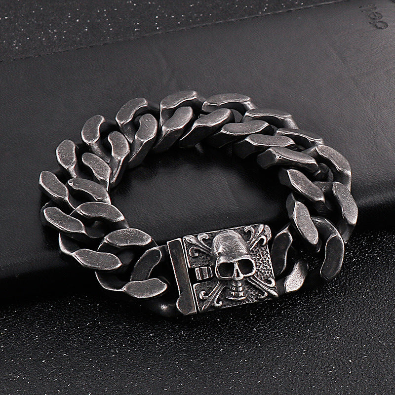 customized titanium steel Cuban link bracelet with men's skull design in European and American style
